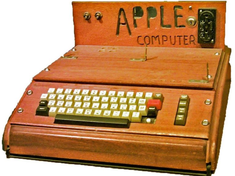 An old Apple computer, demonstrating that the first draft ain't always the best